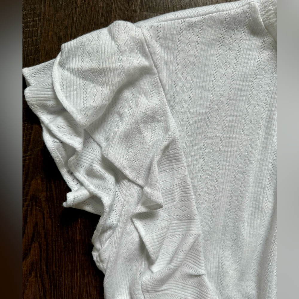 Elegant White Ruffled Women's Top - Picture 4 of 6